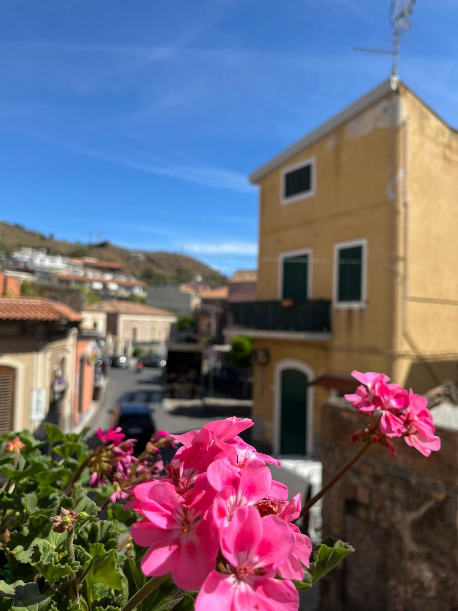 Vista Da Re * Aci Castello